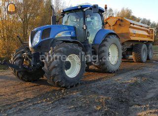 Tractor met Veenhuis JVZK... Omgeving De Drechtsteden
