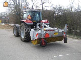Tractor + veegmachine Omgeving Leiden