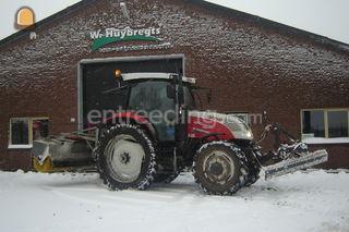 tractor met veegmachine Omgeving Breda