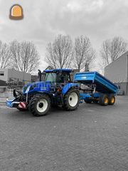 Traktor met driezijdige k... Omgeving Delft