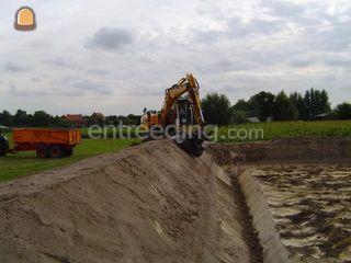 Uitgraven van mestopslag Omgeving Oosterhout