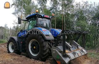 Tractor met FAE bosfrees Omgeving Gent