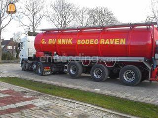 Vrachtwagen + mesttrailer Omgeving Alphen a/d Rijn