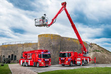 Twee fraaie Scania drie-assers met Bronto Skylift voor Veiligheidsregio Kennemerland