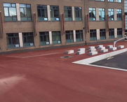 bron foto: plaatsing gekleurd asfalt door aannemer Verhoye uit Meulebeke