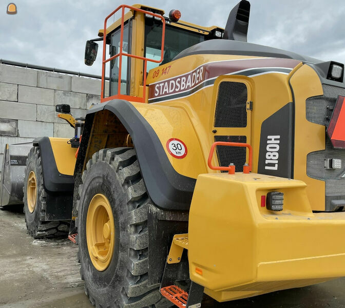 Nieuwe Volvo L180H voor Stadsbader