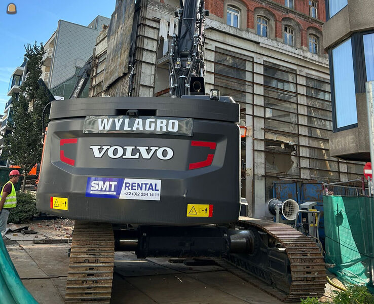 Volvo EC380HR van SMT Belgium (BERA member) in verhuur bij aannemer Wylagro 