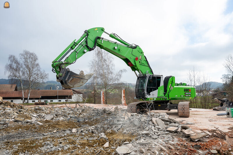 De nieuwe graafarm van de SENNEBOGEN 830E Demolition Vario Tool, de EA12 met een reikwijdte van 12 m