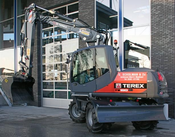 Terex TW150 mobiele graafmachine voor Loon- & Verhuurbedrijf Scholman uit Montfoort