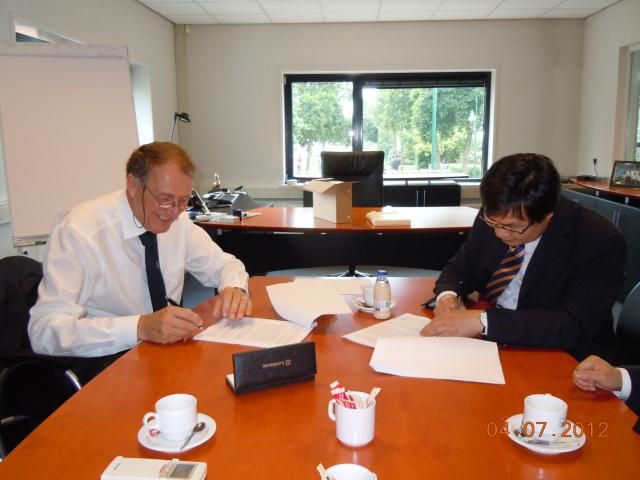 Hansan Bouwmachines tekent dealerovereenkomst met LiuGong Machinery Europe B.V. 