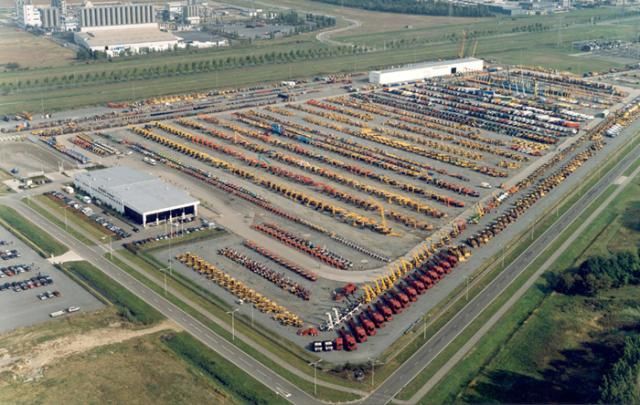 Bieden op honderden trucks bij Ritchie Bros. veiling Moerdijk