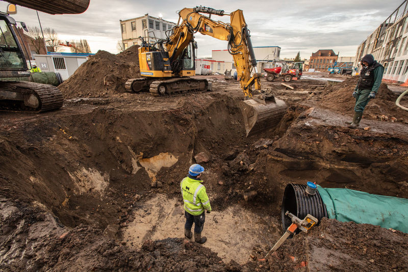 Plaatsing Mega Ribwall infiltratiebuizen nieuwe schoolcampus VTI te Brugge 